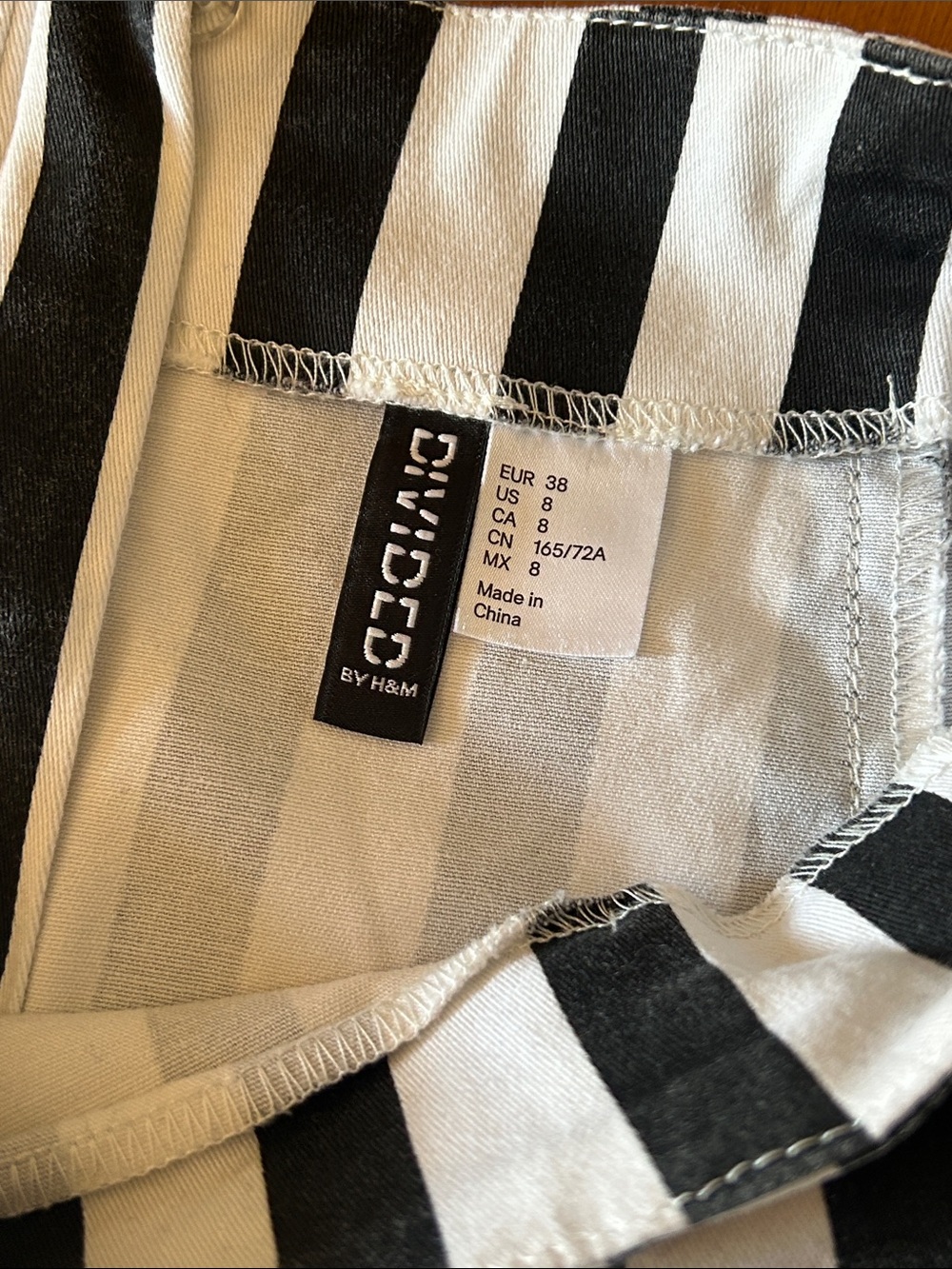 Divided by H&M - Beetlejuice Striped Mini-Skirt - Picture 4 of 9